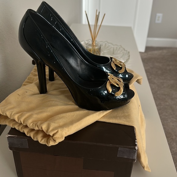 Shoes - Picture 3 of 10